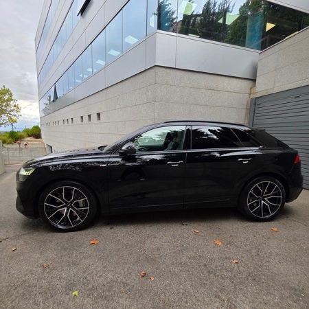 AUDI Q8 55 TFSIe Black Line Pl quattro tip