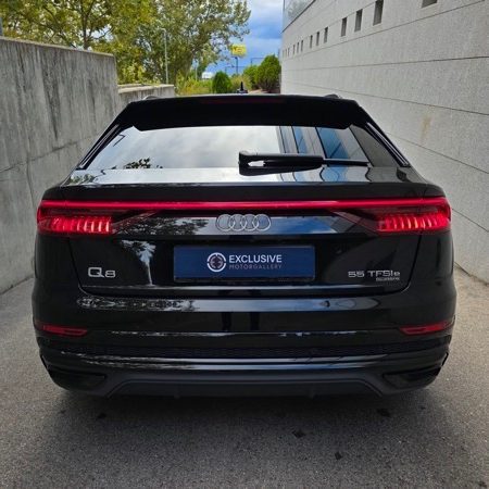 AUDI Q8 55 TFSIe Black Line Pl quattro tip